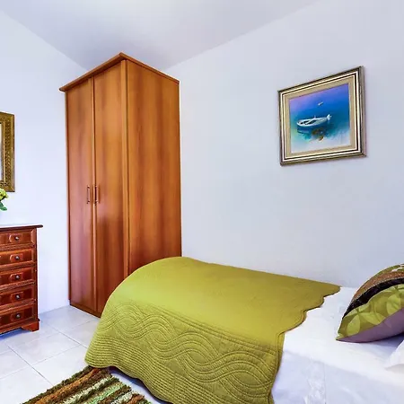 Lidija Apartment *